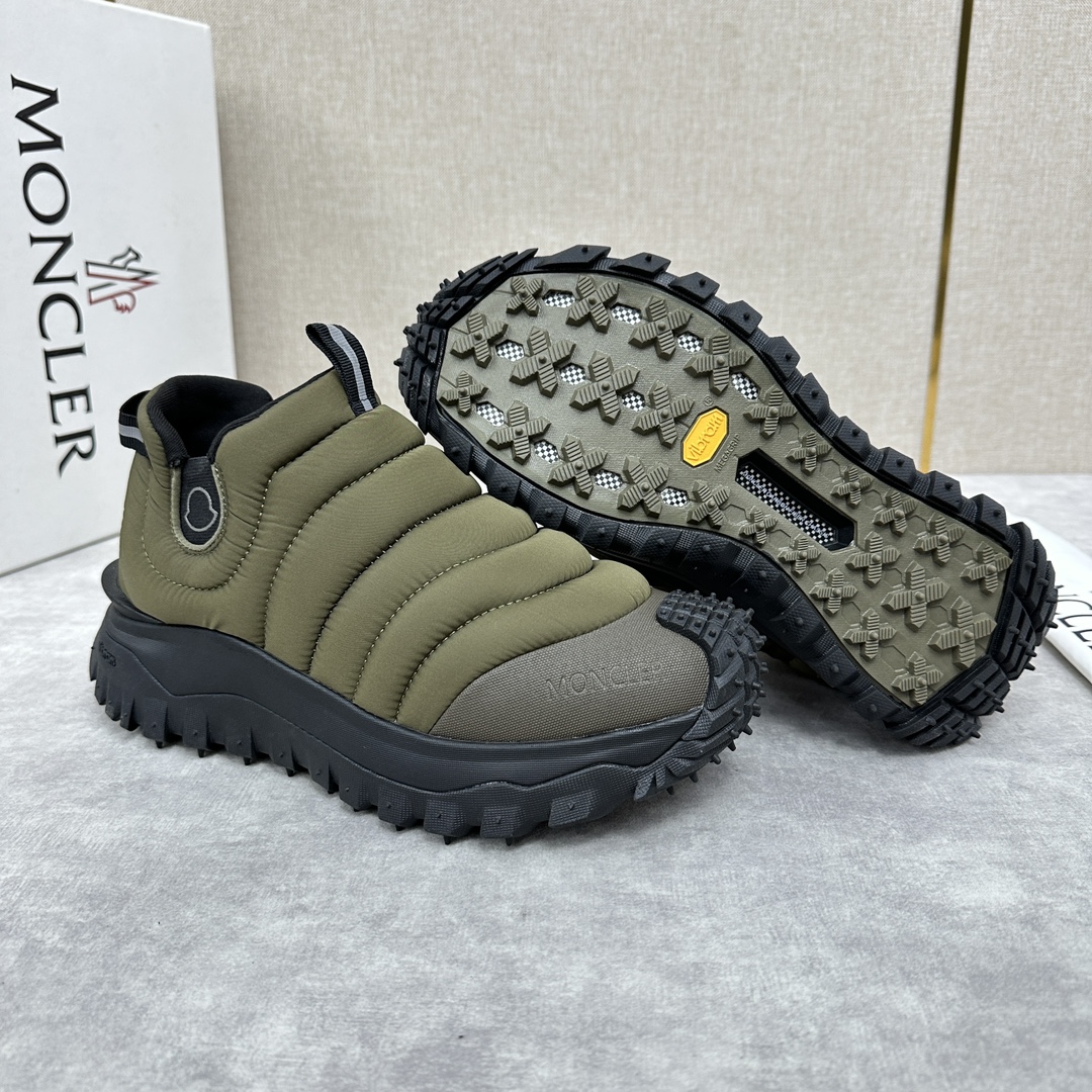 图片[5]-Moncler 此款套穿式运动鞋的灵感源自品牌DNA加衬元素源自经典外套的设计 采用功能性织物面料制成 橡胶鞋底使运动鞋适应任何地形    为鞋履赋予出色抓地力  具有舒适防滑性能 Trailgrip运动鞋专为在户外运动时常伴左右而设计提供舒适与稳定性易于清洗的 OrthoLite®鞋垫增强了鞋履的通透性并提供缓冲轻盈灵活配备EVA中底倍添灵活性与轻盈性中底和鞋底面之间含碳纤维  增强缓冲和回弹力  TPU尾翼鞋底高性能Vibram® Megagrip复合橡胶鞋底与鞋底面适用于任何地形设有鞋底面   鞋底高度约4.5厘米     Trailgrip男士运动鞋适用于跑步、徒步和户外漫步舒适性能进一步升级为您提供保护和轻盈的穿着体验 配原盒包装+防尘袋发售！ 四色可选！标准皮鞋码数：39～44#     （38.45🉑定做）  P¥840-高仿包包