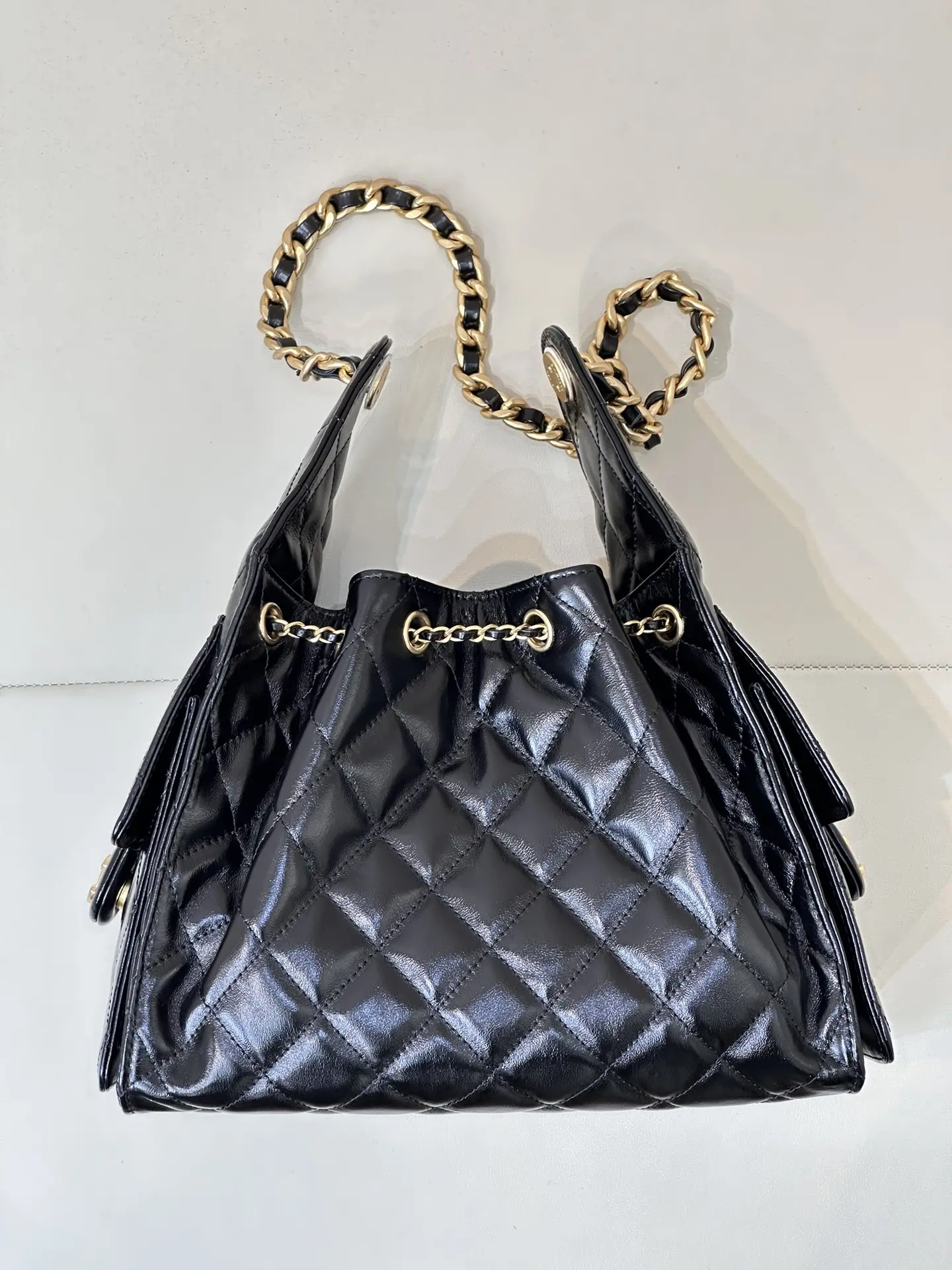 Picture [7]-CHANEL hippie Hobo bag body is very street sense of space is also quite large on the effect of the body and the overall wear will make you instantly want to plant grass side of the pocket decorated with a very urban sense of work style to the overall increase a lot of fashion factors this brand we have been out of a lot of things with the same channel there is no need to introduce more eyes closed to receive it is still our yyds series of exclusive raw materials! The original five diamonds out of the good stuff! Size: 30-26-14cm-High Faux Bags