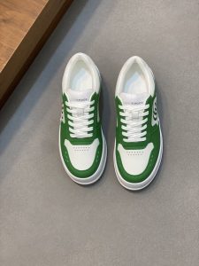 P840 Gucci -Upper: nappa calf leather, ly textured calf leather, computer embroidery brand totem -Lining: water-dyed cowhide -Outsole: ultra-light TPU-rubber; two-color molding outsole -Ultra-high quality control -Fine workmanship: highlighting (high-end -noble-grade)-Size : 38-44 (38 45 can be customized)-High imitation bags