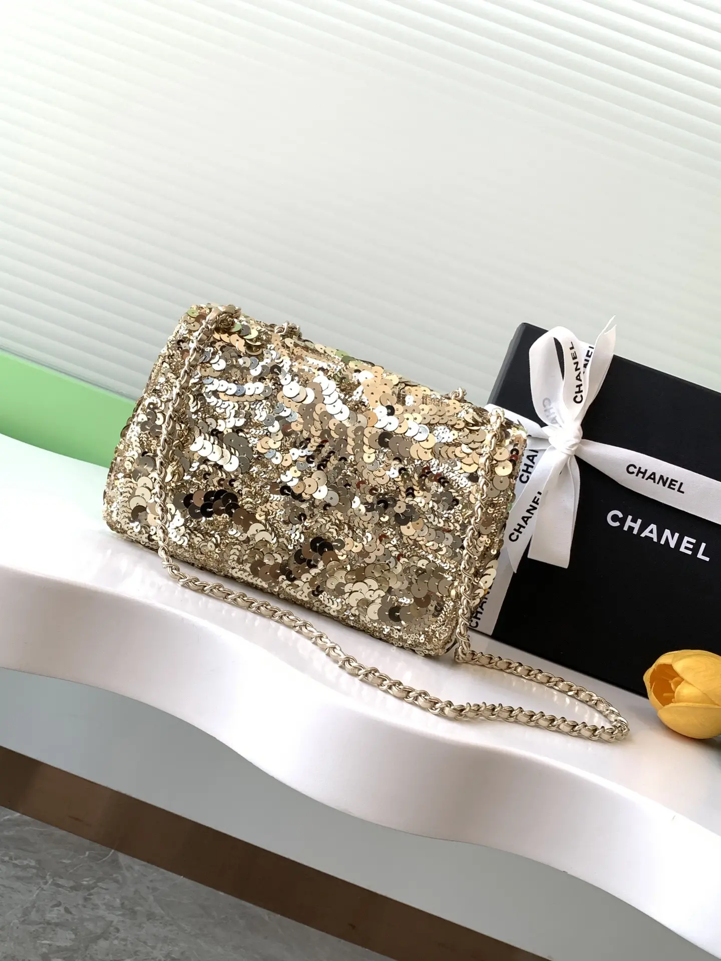 图片[3]-CHANEL CF金色超闪亮片珠片秋冬季滤镜SO BLACK炸街超酷 实物简直美炸了超级少有的珠片性价比超高本季最值得买的包颜色亮片的拼接闪闪惹人爱简直无限放大了它的魅力气质优雅时尚潮流都是它的代名词作为晚宴包也很适合 是一款可以一辈子珍藏的
尺寸14-21-8-高仿包包