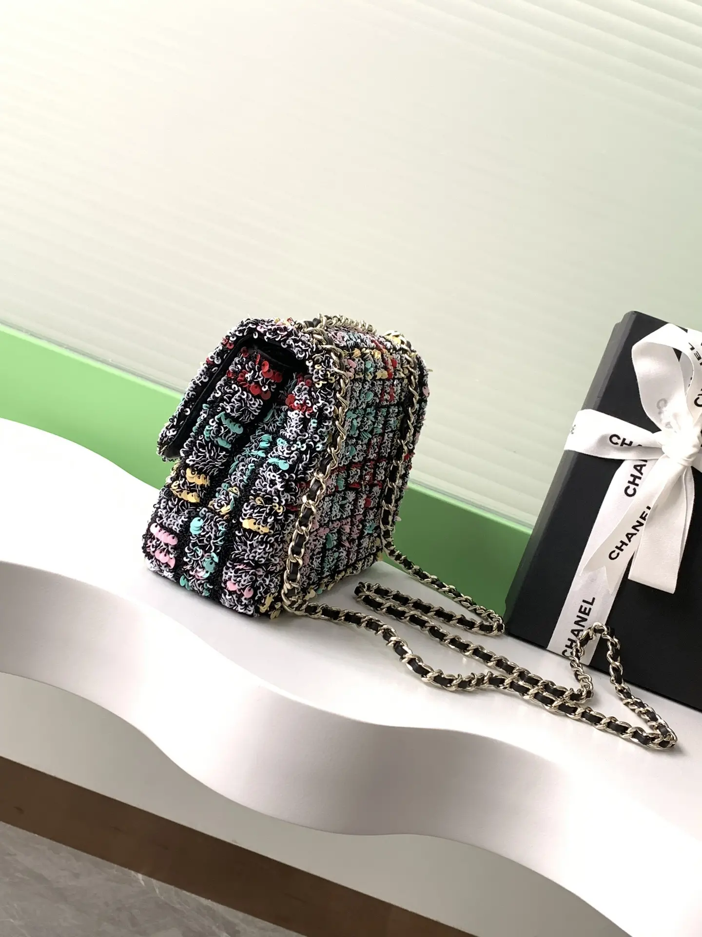 Picture [2]-CHANEL black color sequins models CF20 Sink in the beauty of the dream la colorful sequins cleverly blended like a dream of colorful wow ~ shiny glossy bag surface is easy to let the girl glowing unique charm Yo [Star R] [Star R] every detail is beautiful to let people sink wow ~ both luxury and no loss of sweetness dream love bag is also like this aba size 20 with packaging - high quality replica handbags