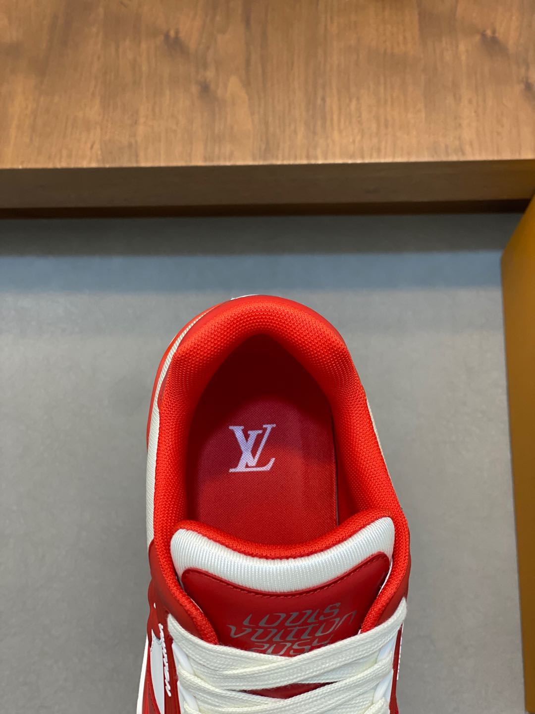 P900 Louis Vuitton -High-end quality -Upper: 🔝 wrestling grain cowhide, brand totem cloth, shoe body sewing brand injection mold block -Lining: brand canvas -Outsole: original TPR -Rubber -Two-color molding outsole -Ultra-high quality control -Fine workmanship: highlighting the (high end -noble-grade) -Size : 38-44 ( 45 can be Customized)--High imitation bags