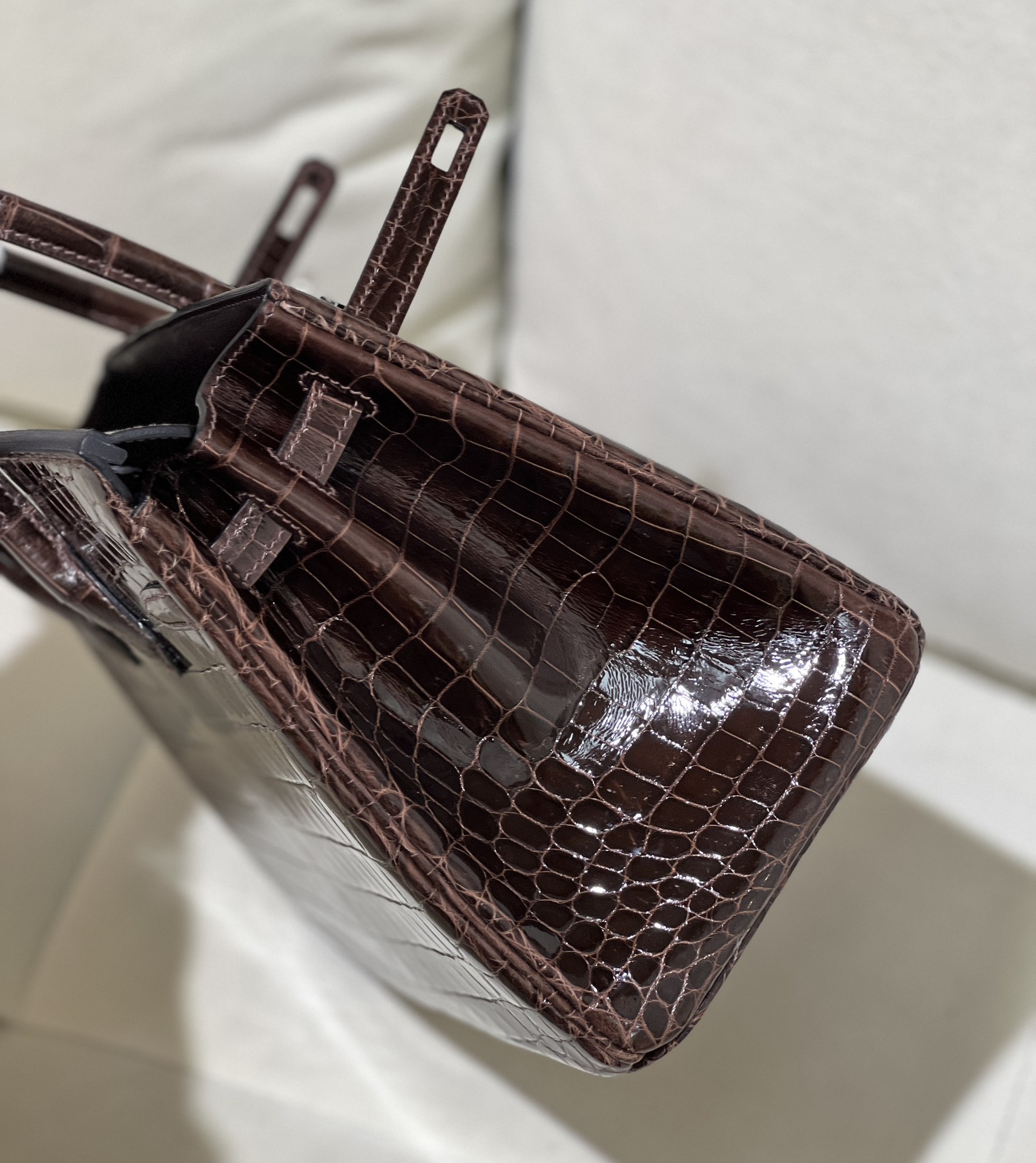 图片[8]-Birkin 25cm 尼罗高光哈瓦那色 银扣
色泽光感一级 极品[色]-高仿包包