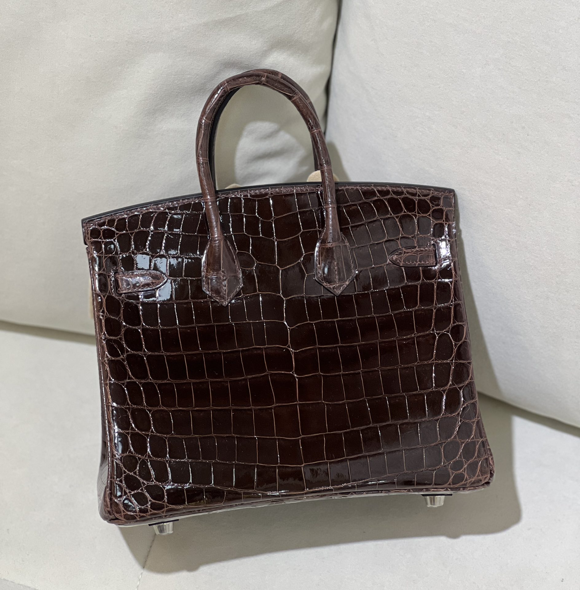 图片[3]-Birkin 25cm 尼罗高光哈瓦那色 银扣
色泽光感一级 极品[色]-高仿包包