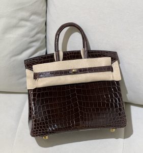新出尼罗高光bk25 哈瓦那色 金扣
色泽光感一级 极品[色]-高仿包包