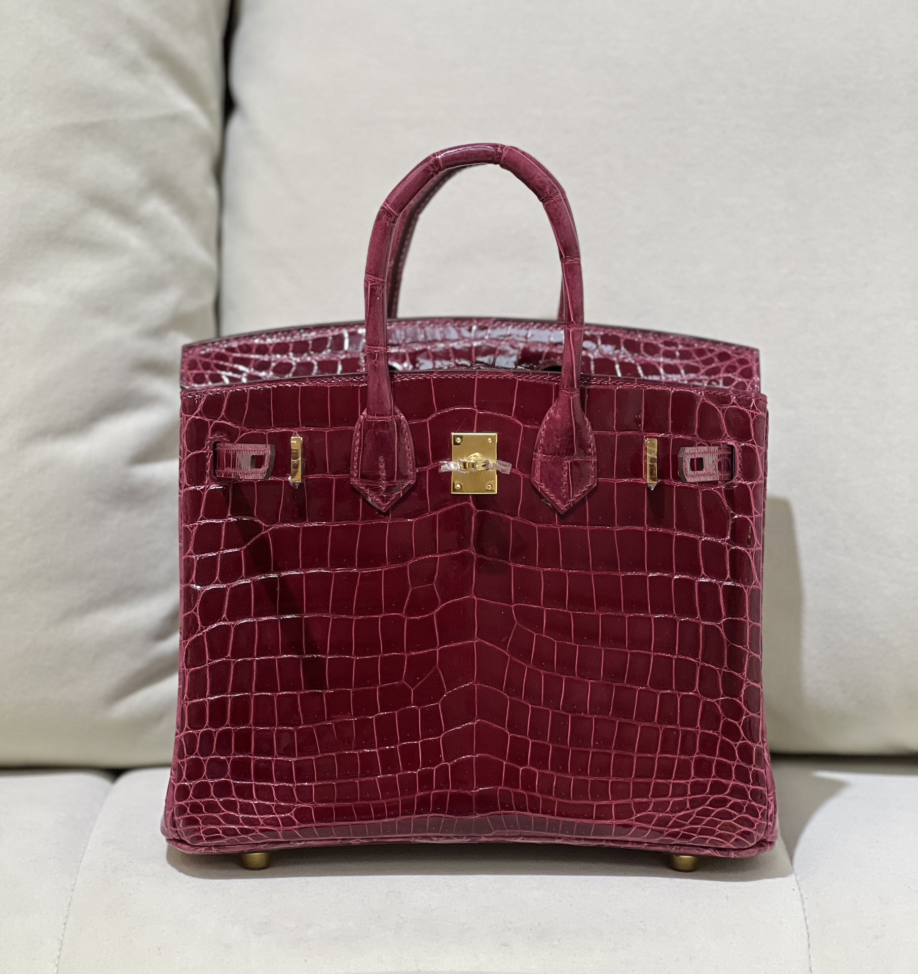 图片[7]-Birkin 25cm 尼罗高光酒红色金扣
色泽光感一级 极品[色]-高仿包包