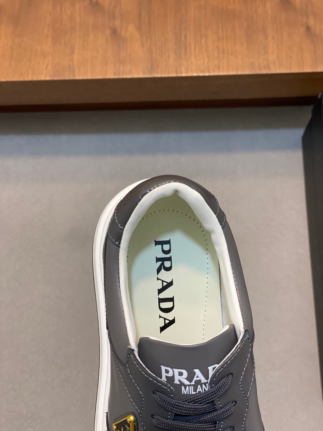 Image[1]-P880 PRADA Prada -High-end quality 🔍🔍🔍🔍 Casual sneaker boardshorts- Upper: 🔝 nappa calf leather, open-edge beaded calf leather, branded metal fasteners on the body of the shoe, injected brand logo on the tongue- Inside: water-dyed cowhide leather- Outsole: Ultra-light TPU foam - rubber; two-color molding outsole - ultra-high quality control - fine workmanship: highlight (high-end - noble - grade) - Size : 38-44 (45 can be customized) - high quality replica handbags