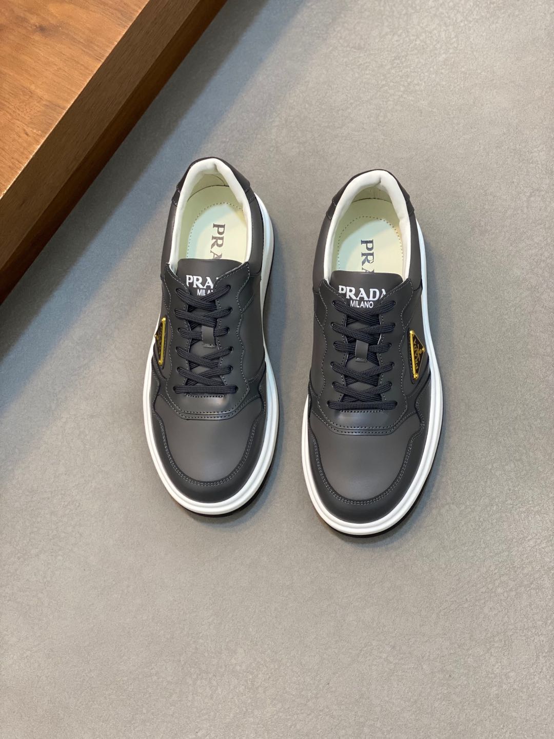 Image[1]-P880 PRADA Prada -High-end quality 🔍🔍🔍🔍 Casual sneaker boardshorts- Upper: 🔝 nappa calf leather, open-edge beaded calf leather, branded metal fasteners on the body of the shoe, injected brand logo on the tongue- Inside: water-dyed cowhide leather- Outsole: Ultra-light TPU foam - rubber; two-color molding outsole - ultra-high quality control - fine workmanship: highlight (high-end - noble - grade) - Size : 38-44 (45 can be customized) - high quality replica handbags