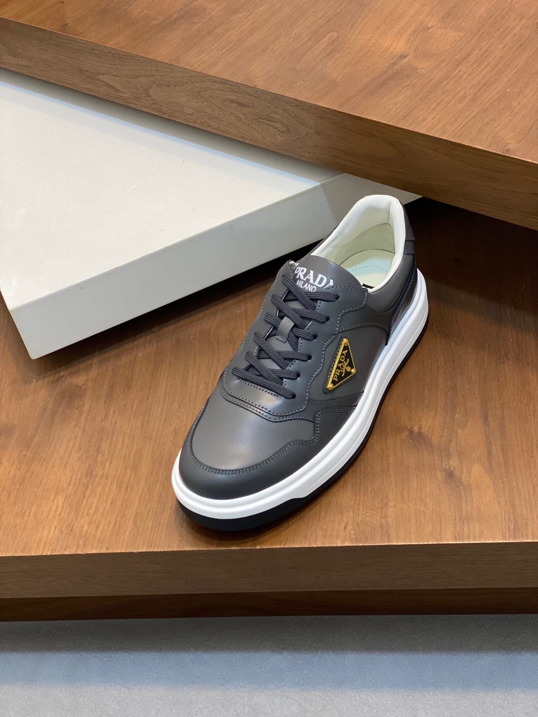 Image[1]-P880 PRADA Prada -High-end quality 🔍🔍🔍🔍 Casual sneaker boardshorts- Upper: 🔝 nappa calf leather, open-edge beaded calf leather, branded metal fasteners on the body of the shoe, injected brand logo on the tongue- Inside: water-dyed cowhide leather- Outsole: Ultra-light TPU foam - rubber; two-color molding outsole - ultra-high quality control - fine workmanship: highlight (high-end - noble - grade) - Size : 38-44 (45 can be customized) - high quality replica handbags