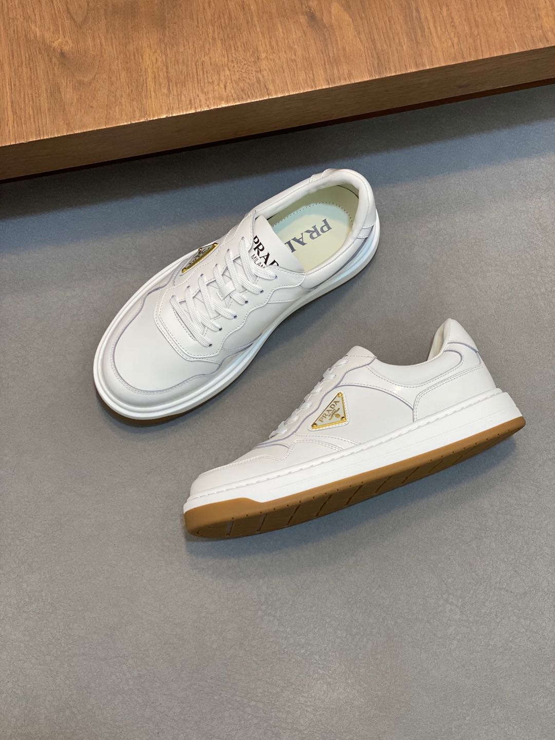 Image[1]-P880 PRADA Prada -High-end quality 🔍🔍🔍🔍 Casual sneaker boardshorts- Upper: 🔝 nappa calf leather, open-edge beaded calf leather, branded metal fasteners on the body of the shoe, injected brand logo on the tongue- Inside: water-dyed cowhide leather- Outsole: Ultra-light TPU foam - rubber; two-color molding outsole - ultra-high quality control - fine workmanship: highlight (high-end - noble - grade) - Size : 38-44 (45 can be customized) - high quality replica handbags
