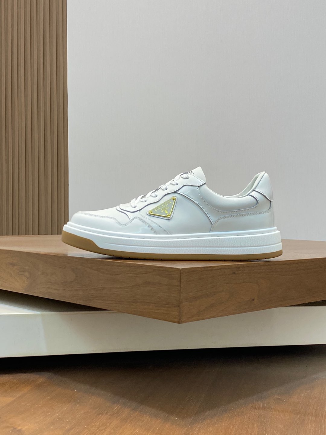 Image[1]-P880 PRADA Prada -High-end quality 🔍🔍🔍🔍 Casual sneaker boardshorts- Upper: 🔝 nappa calf leather, open-edge beaded calf leather, branded metal fasteners on the body of the shoe, injected brand logo on the tongue- Inside: water-dyed cowhide leather- Outsole: Ultra-light TPU foam - rubber; two-color molding outsole - ultra-high quality control - fine workmanship: highlight (high-end - noble - grade) - Size : 38-44 (45 can be customized) - high quality replica handbags