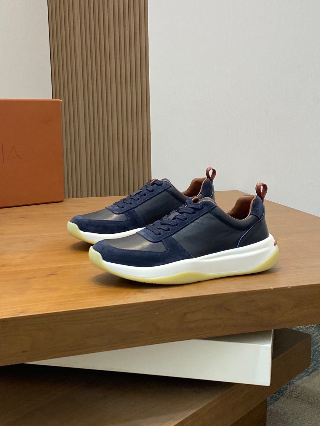 P800 Loro Piana - Nuoyu Pia Classic Joggers Men's Lace-up Casual Shoes Sneakers High-quality lightweight and comfortable fabrics outdoor leisure can be color-coordinated young and energetic with 3M reflective design with sportswear or casual suits are superb!Size: 39-44 (38, 45, 46, 47 can be customized)