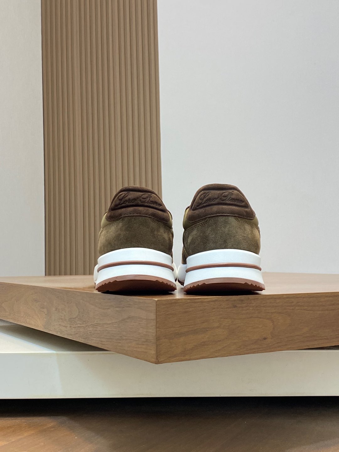 P800 Loro Piana - Nuoyu Pia Classic Joggers Men's Lace-up Casual Shoes Sneakers High-quality lightweight and comfortable fabrics outdoor leisure can be color-coordinated young and energetic with 3M reflective design with sportswear or casual suits are superb!Size: 39-44 (38, 45, 46, 47 can be customized)
