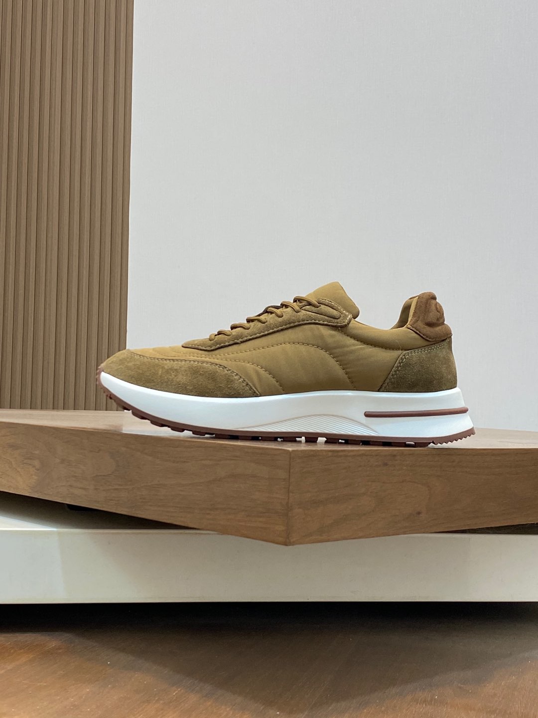 P800 Loro Piana - Nuoyu Pia Classic Joggers Men's Lace-up Casual Shoes Sneakers High-quality lightweight and comfortable fabrics outdoor leisure can be color-coordinated young and energetic with 3M reflective design with sportswear or casual suits are superb!Size: 39-44 (38, 45, 46, 47 can be customized)