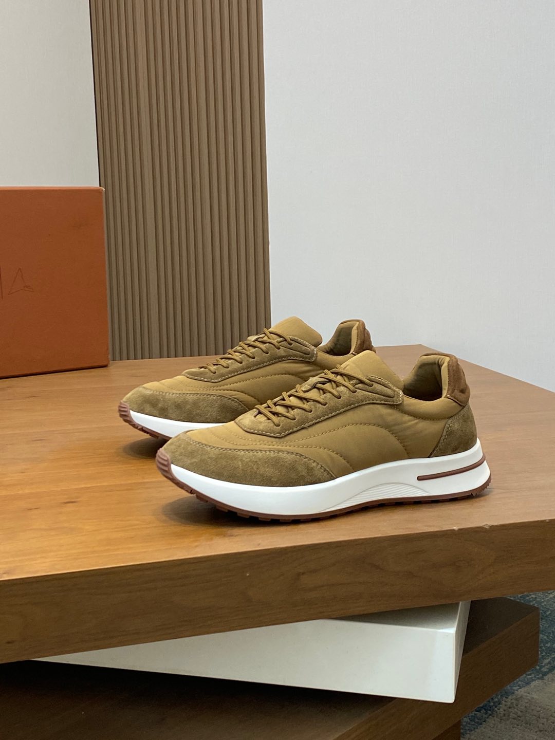 P800 Loro Piana - Nuoyu Pia Classic Joggers Men's Lace-up Casual Shoes Sneakers High-quality lightweight and comfortable fabrics outdoor leisure can be color-coordinated young and energetic with 3M reflective design with sportswear or casual suits are superb!Size: 39-44 (38, 45, 46, 47 can be customized)