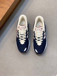 P900 LP New Release (Couple's model) Loro Piana Sneakers｜Made of Wish imported cowhide leather｜Upper is made of unique knitted fabric｜All-round one-to-one restoration of the counter process｜Adding the original molded rubber tri-color combination outsole｜This is the first time that Loro Piana sneakers have been sold in the United States.Size: 39-44 (45, 46 customized)