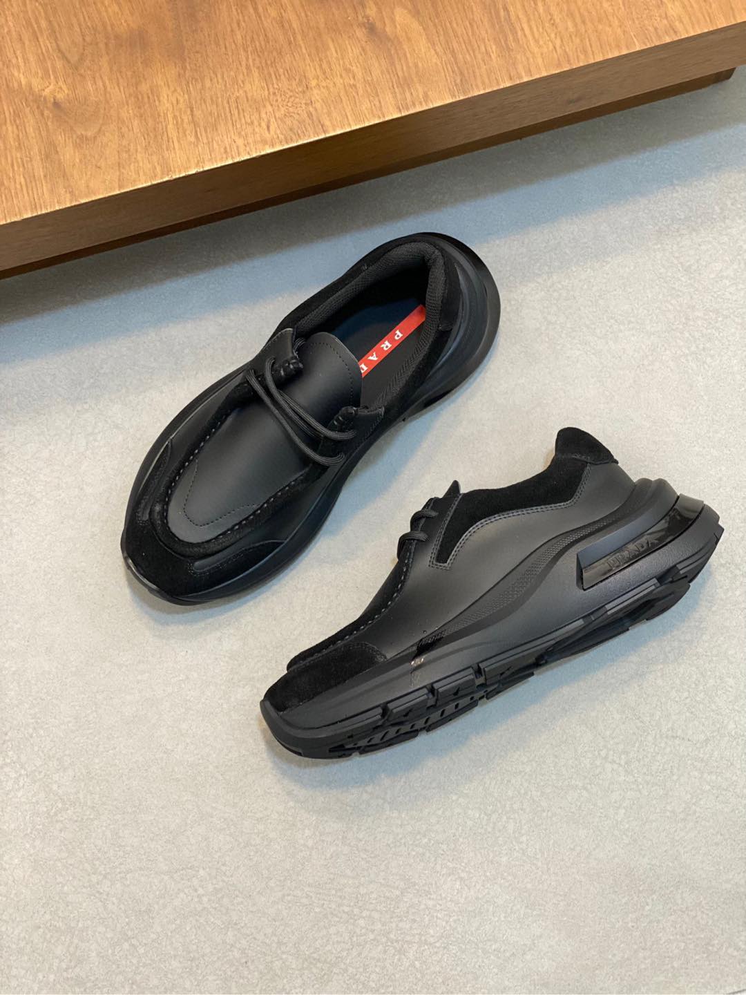 P900 P 🔍 普 炸街男神运动鞋新品来袭发售原厂配置意大利进口原版面料经典版面运动潮达人进口水染牛皮里垫鞋底：原厂特供原版底超级舒适原厂跟单货 🔍🔍🔍高品质可随意进出专柜欢迎对比码数39-44（可订38 45 ）-Comparison of yardage 39-44 ( Can order 38 45 ）-High imitation factory