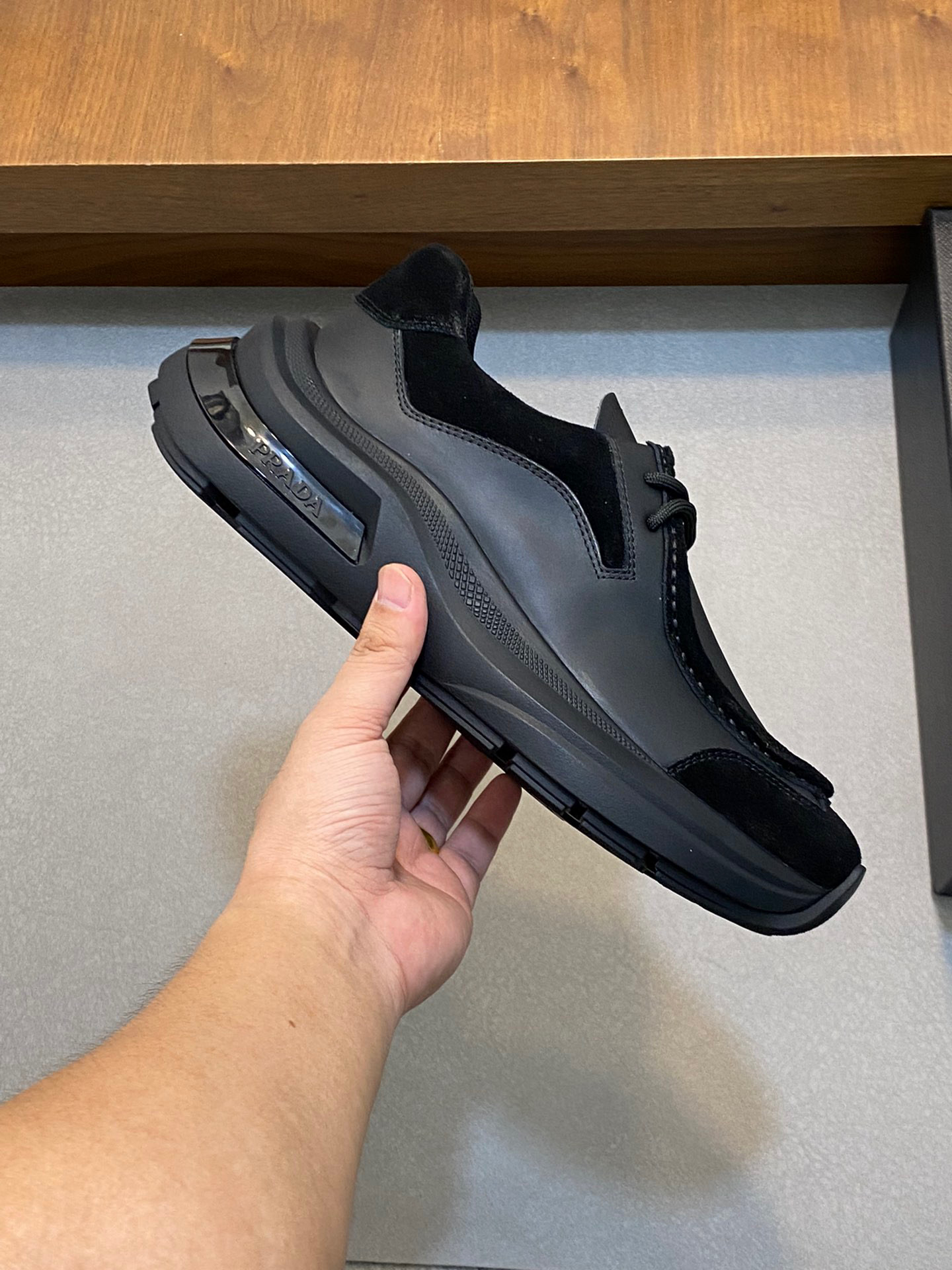 P900 P 🔍 普 炸街男神运动鞋新品来袭发售原厂配置意大利进口原版面料经典版面运动潮达人进口水染牛皮里垫鞋底：原厂特供原版底超级舒适原厂跟单货 🔍🔍🔍高品质可随意进出专柜欢迎对比码数39-44（可订38 45 ）-Comparison of yardage 39-44 ( Can order 38 45 ）-High imitation factory