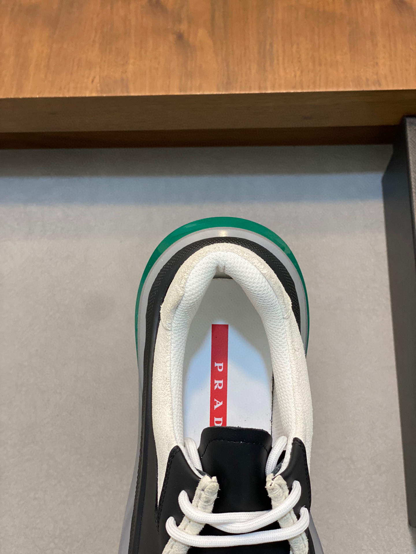 P900 P 🔍 普 炸街男神运动鞋新品来袭发售原厂配置意大利进口原版面料经典版面运动潮达人进口水染牛皮里垫鞋底：原厂特供原版底超级舒适原厂跟单货 🔍🔍🔍高品质可随意进出专柜欢迎对比码数39-44（可订38 45 ）-Comparison of yardage 39-44 ( Can order 38 45 ）-High imitation factory