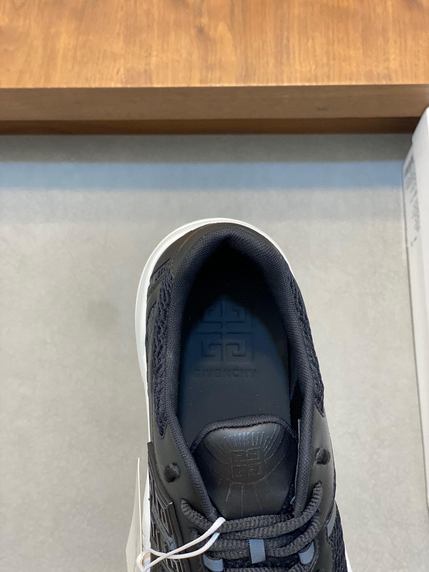 P840 Givenchy 1 Men's Thick Bottomed Height Increasing Casual Sneakers Upper made of high quality calfskin leather spliced with breathable fabric! On the foot effect handsome and stylish 4CM height increase to enhance the atmosphere of the shoes body color collision splicing design decorated with 4G LOGO logo and three-dimensional GIVENCHY logo lightweight TPU foam outsole foot feeling lightweight and comfortable!