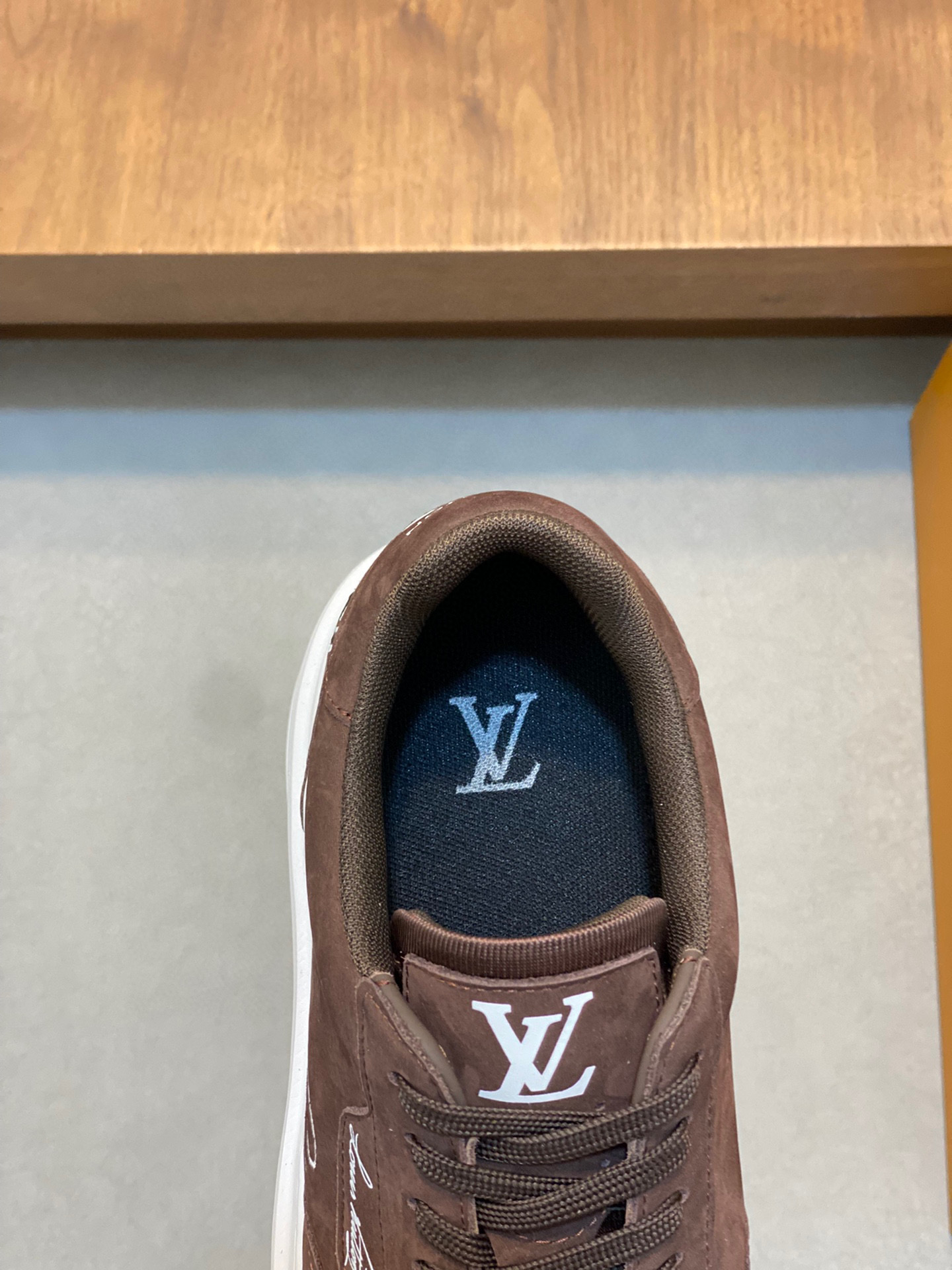 Picture[1]-P840 Louis Vuitton Louis Vuitton -High-end quality -Upper: 🔝 high mercerized calf leather, high frequency brand logo -Lining: Italy imported breathable mesh -Outsole: comfortable 🌲 TPU 🌲 molding outsole -Ultra-high quality control -Fine workmanship: highlight ( High-end - noble - grade) - Size : 38-44 (45 can be customized) - high imitation bags