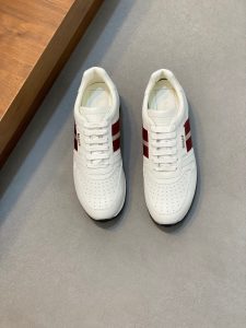P1000 BALLY classic sneakers! Aster leather casual models are resistant to folding the more through the comfort of the iconic hardware small letter grain plus support strap EVA + layer of leather + rubber combination outsole men's shoes 39/40/41/42/43/44-High Faux Bags