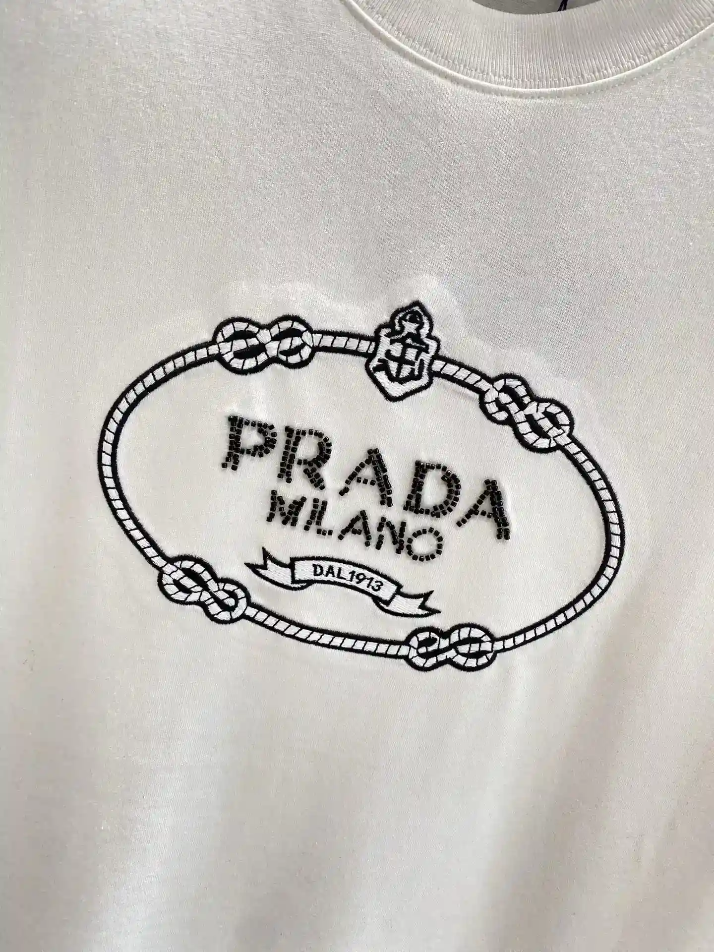 Picture [7]-"𝙉𝙚𝙬🤍 Prada" Prada Classic black T low-key in the luxury Black T-shirt! Classic black versatile and thin chest delicate white logo pattern simple but not lose the sense of luxury Prada style show fabric texture superb XS-L🅿️440-High Faux Bags