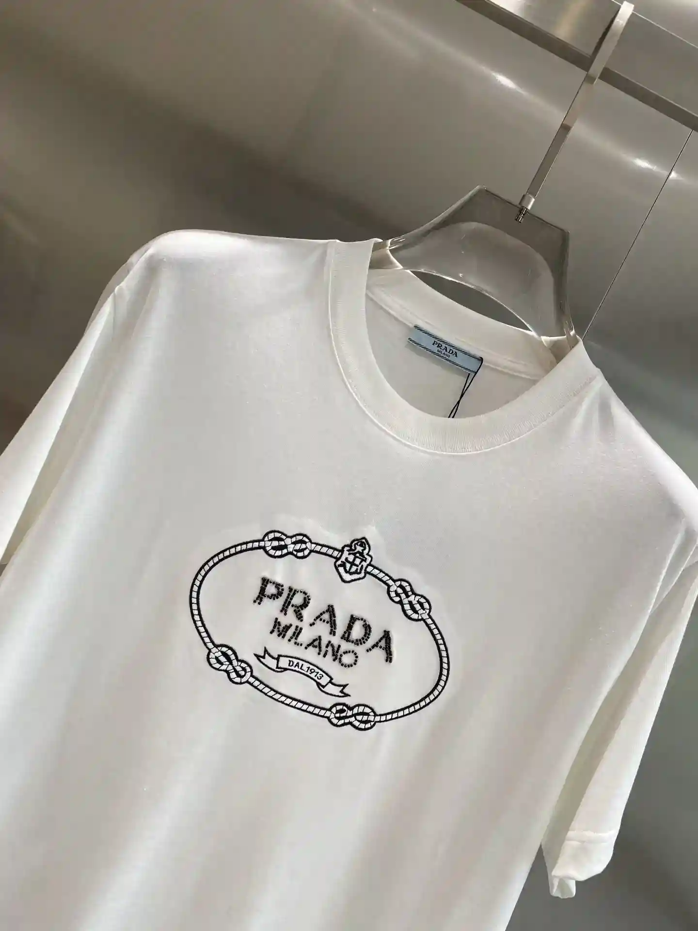 Picture [3]-"𝙉𝙚𝙬🤍 Prada" Prada Classic black T low-key in the luxury Black T-shirt! Classic black versatile and thin chest delicate white logo pattern simple but not lose the sense of luxury Prada style show fabric texture superb XS-L🅿️440-High Faux Bags