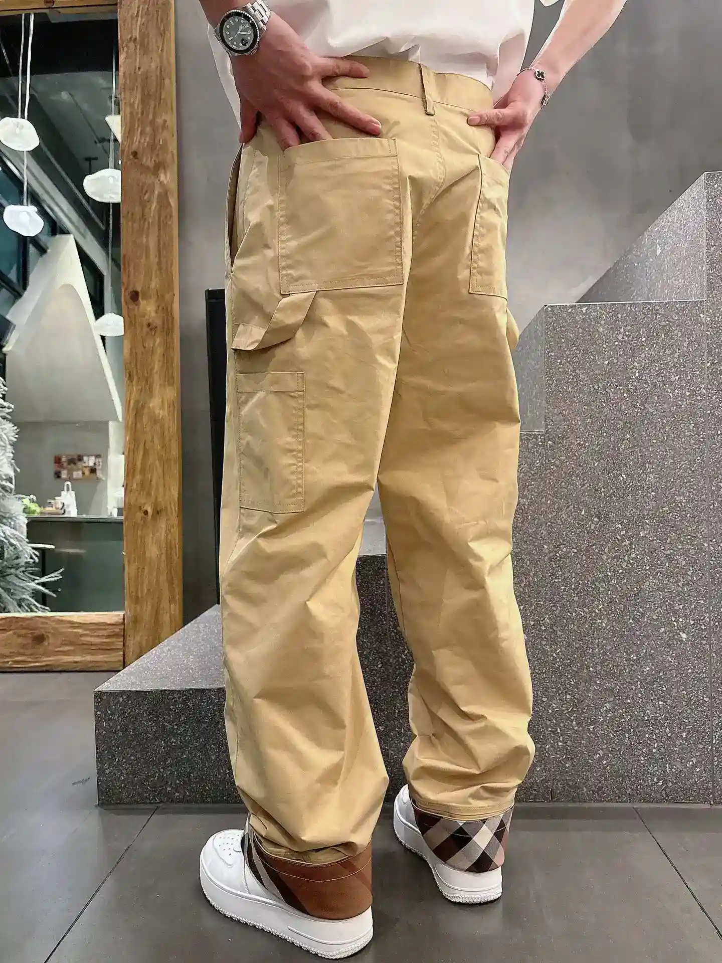 Picture [5]-p700 Burberry Men's Boutique Casual Pants 👍 top fabrics casual pants the most upper body version of the unbeatable positive! Absolutely can close your eyes to collect a This pants are very versatile elastic waist, daily work Outdoor sports can be worn is the perfect combination of fashion and leisure and outdoor sports, so whether you usually wear or outdoor wear is your best choice Extreme comfort and fast sweat is the focus of the highly favored to enhance the wearing comfort for aerobic exercise and cross-country running conditions to wear This is an extremely wide range of application of the running casual pants! This is an extremely versatile pair of running pants that can be worn in a wide range of conditions, so that you can naturally maintain your love of sports in the summer and also wear them in your casual life Size: M-3XL-High Replica Bags
