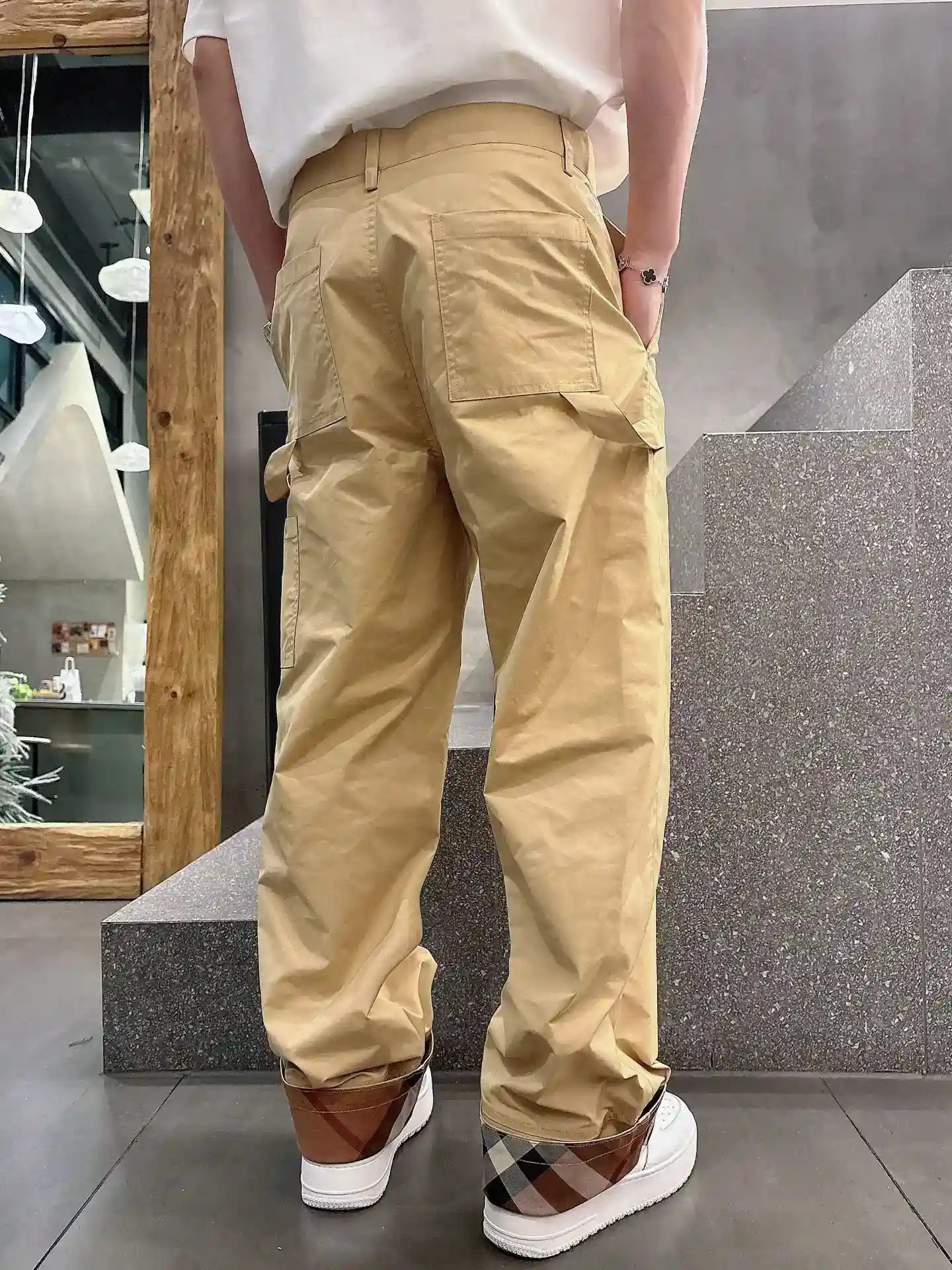 Picture [6]-p700 Burberry Men's Boutique Casual Pants 👍 top fabrics casual pants the most upper body version of the unbeatable positive! Absolutely can close your eyes to collect a This pants is very versatile elastic waist, daily work Outdoor sports can be worn is the perfect combination of fashion and leisure and outdoor sports, so whether you usually wear or outdoor wear is your best choice Extreme comfort and fast sweat is the focus of the highly favored to enhance the wearing comfort suitable for aerobic exercise and cross-country running conditions to wear This is an extremely wide range of application of the running casual pants! This is an extremely versatile pair of running pants that can be worn in a wide range of conditions, so that you can naturally maintain your love of sports in the summer and also wear them in your casual life Size: M-3XL-High Replica Bags
