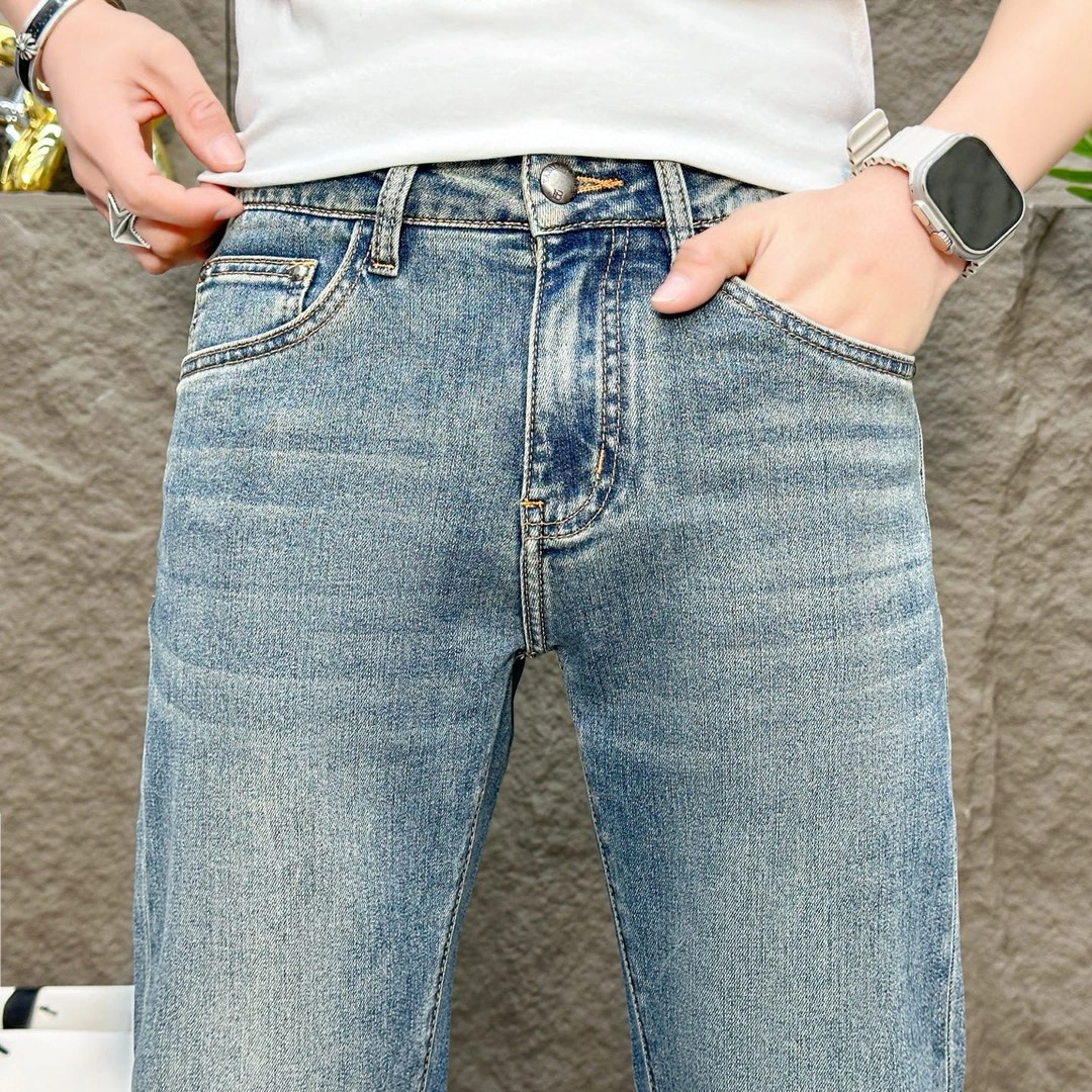 Picture [8]-P500 Burberry 2025 Spring/Summer latest counter collection High-end custom Slim small leg jeans The latest fashion week runway models Perfect hardware decoration Super-heavy craftsmanship design Fashion must-haves Simple and versatile models Pure handmade embroidery sewing Original color yeast washed process Selected heavyweight denim fabrics (cotton) Three-dimensional cutting Perfect details Peak of the best products! (Slightly elastic) Size: 28-38- high quality replica handbags